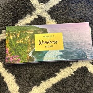 New never used Wander Beauty Wanderess Escape pink tan eyeshadow palette